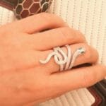 Adoptez Le Style Mystique Avec La Bague Serpent Yeux Verts!