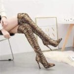 Affirmez Votre Style Avec Nos Cuissardes Serpent Tendance! 37
