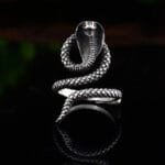 Bague Cobra Homme En Acier Inoxydable 316l: Affichez Votre Style Mystérieux - 8 (57mm)