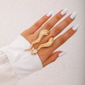 Bague Serpent Chic: Affirmez Votre Style Avec élégance! Doré