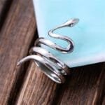 Bague Serpent En Argent: élégance Et Finition Parfaite Aux Détails Saisissants!