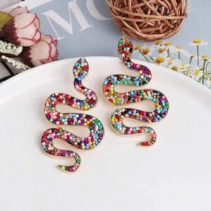 Boucles D’oreilles Serpent : L’accessoire Audacieux Qui Vous Libère ! 1 Boucles D’oreilles Serpent: L’accessoire Audacieux Qui Vous Libère!
