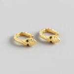 Boucles D’oreilles Serpent: L’accessoire Tendance Qui Vous Protège!