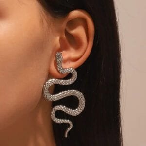 Boucles D’oreilles Serpent: L’élégance Audacieuse à Portée De Main!