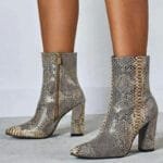 Chauffez Votre Style Avec Nos Bottines Effet Peau De Serpent Et Talons Carrés! 40