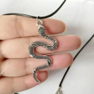 Collier Serpent Antique En Acier Inoxydable: élégance éternelle!