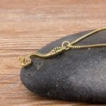 Collier Serpent Multicolore: Brillez Lors De Vos Soirées Prestigieuses!