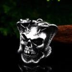 Collier Tête De Mort Serpent: Osez L’audace Et Le Pouvoir!
