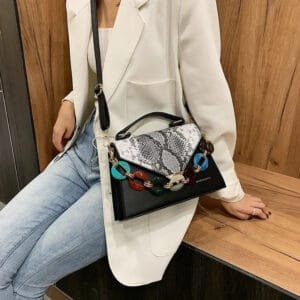 éblouissez Avec Le Sac Serpent Original Aux Couleurs Vibrantes!