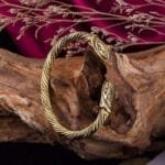 élégance Envoûtante: Bracelet Jonc Serpent à Deux Têtes!