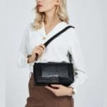 élevez Votre Style Avec Le Sac Serpent Python Noir Irrésistible!