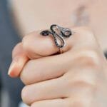 éveillez Votre énergie Avec La Bague Serpent Diamant Noir!