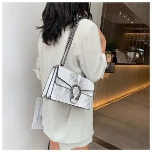 Sac Serpent Blanc: Glamour Audacieux Pour Toutes Les Occasions!