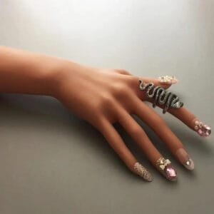 Sublimez Votre Style Avec La Bague Serpent Envoûtante!