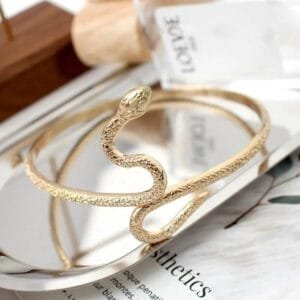 Sublimez Votre Style Avec Le Beau Bracelet Serpent Taille Unique ! 2 Sublimez Votre Style Avec Le Beau Bracelet Serpent Taille Unique!