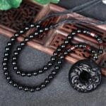 Sublimez Votre Style Avec Le Collier Obsidienne Noire Serpent!