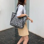 Transformez Votre Style Avec Le Sac Cabas Serpent Chic Et Pratique! Vert